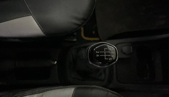 2019 Renault Kwid RXT 1.0 (O), Petrol, Manual, 56,377 km, Gear Lever