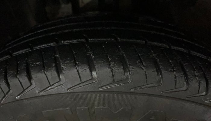 2019 Renault Kwid RXT 1.0 (O), Petrol, Manual, 56,377 km, Left Front Tyre Tread