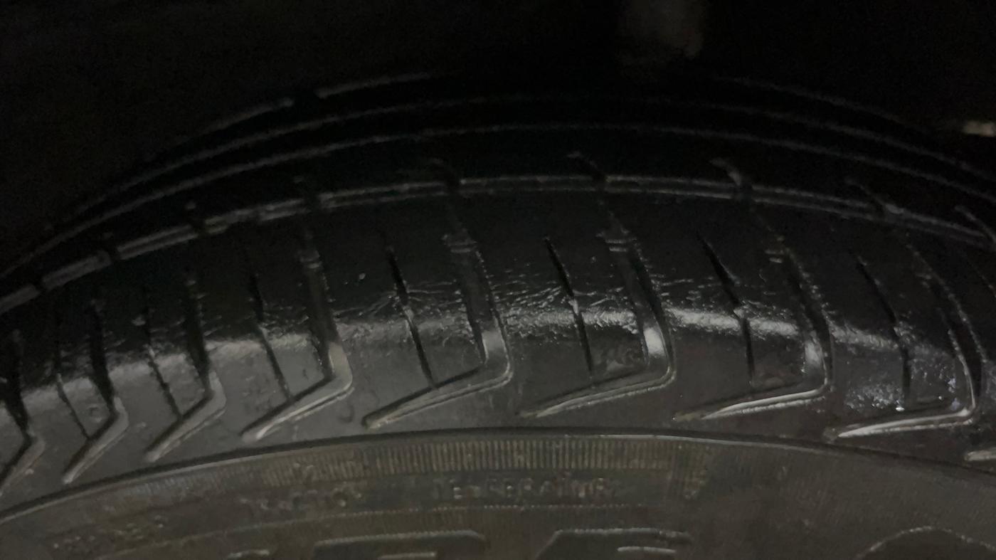 2019 Renault Kwid RXT 1.0 (O), Petrol, Manual, 56,423 km, Left Rear Tyre Tread