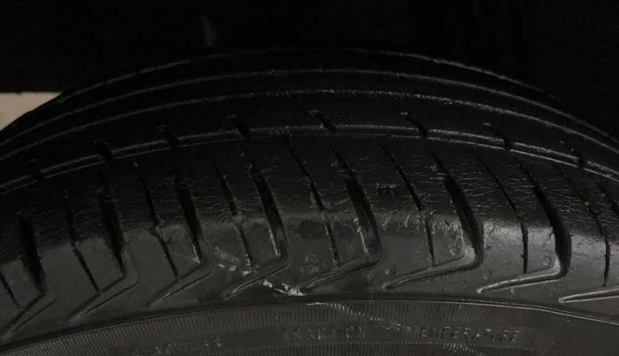 2019 Renault Kwid RXT 1.0 (O), Petrol, Manual, 56,377 km, Right Rear Tyre Tread