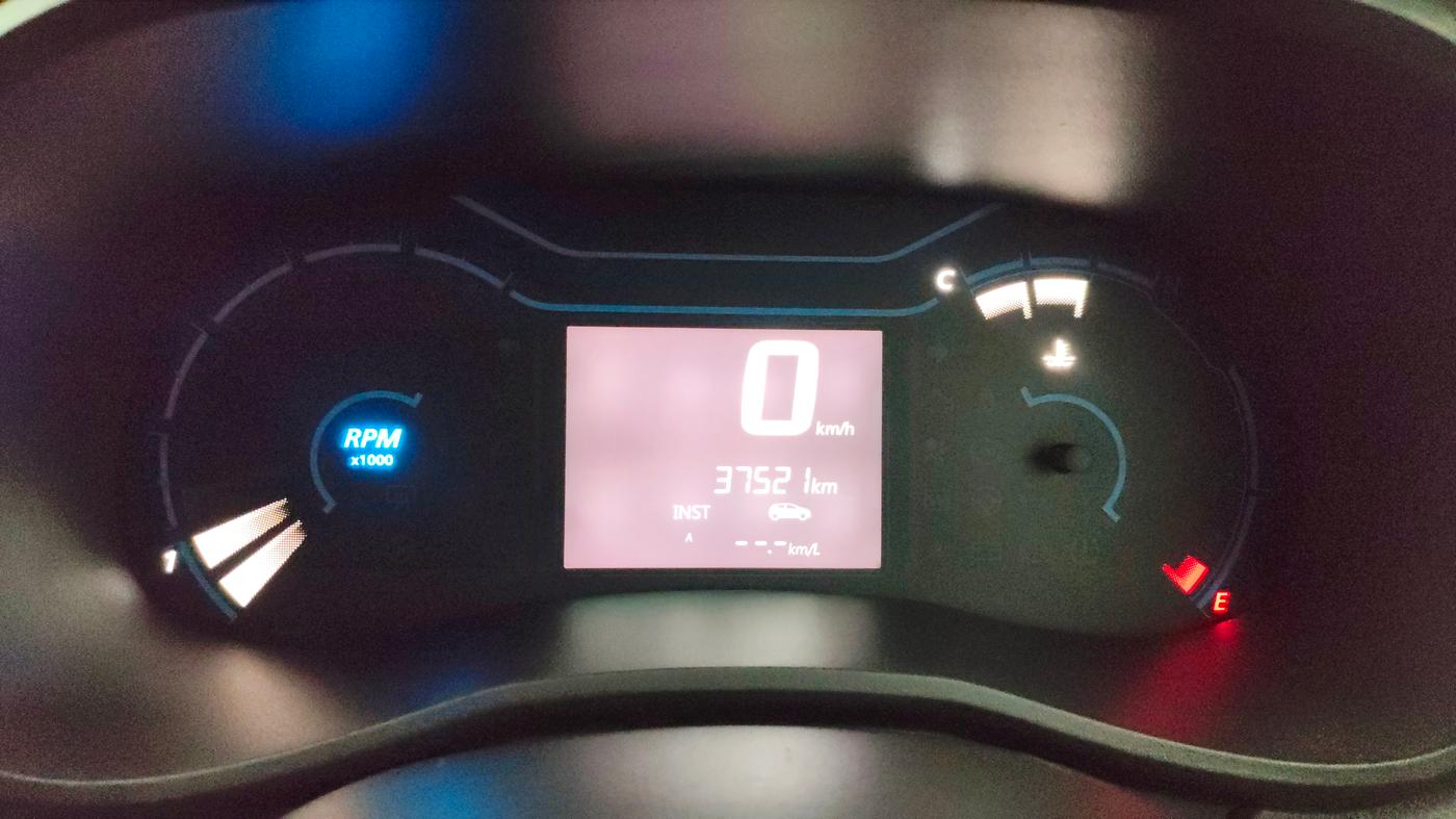 2021 Renault Kwid RXT 1.0 (O), Petrol, Manual, 37,499 km, Odometer Image