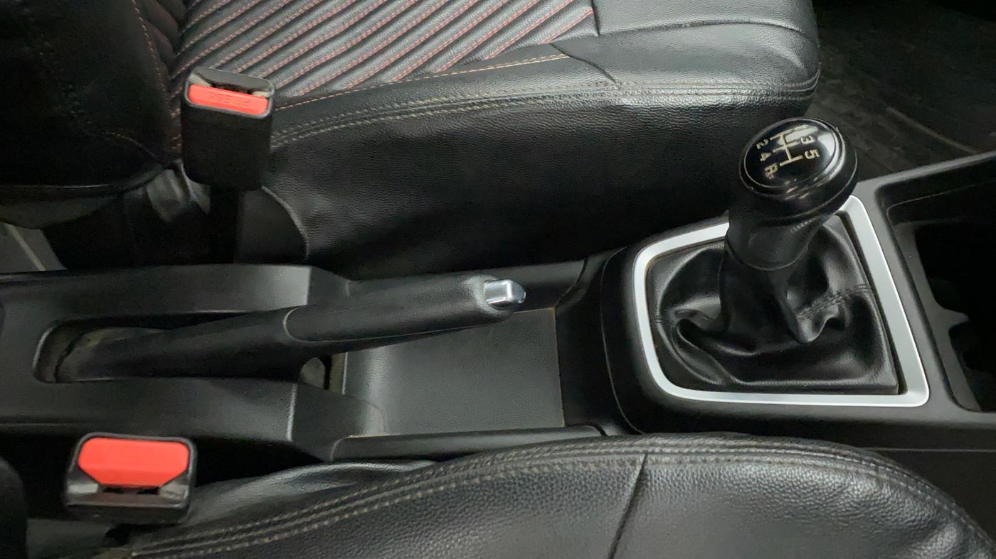 2018 Maruti Swift VXI, Petrol, Manual, 64,674 km, Gear Lever