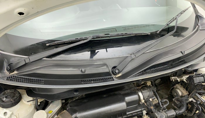 2018 Maruti Swift VXI, Petrol, Manual, 64,674 km, Bonnet (hood) - Cowl vent panel has minor damage