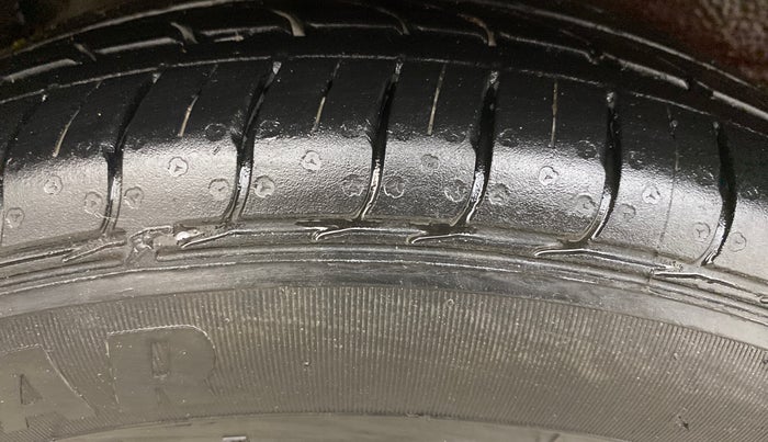 2014 Maruti Celerio VXI AMT, Petrol, Automatic, 50,898 km, Right Rear Tyre Tread