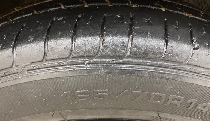 2014 Maruti Celerio VXI AMT, Petrol, Automatic, 50,898 km, Right Front Tyre Tread