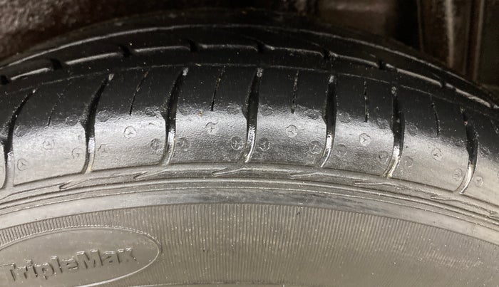 2014 Maruti Celerio VXI AMT, Petrol, Automatic, 50,898 km, Left Rear Tyre Tread