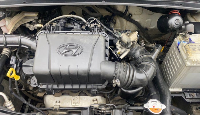 2014 Hyundai i10 MAGNA 1.1, Petrol, Manual, 69,018 km, Engine View