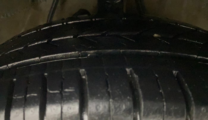 2014 Hyundai i10 MAGNA 1.1, Petrol, Manual, 69,018 km, Right Front Tyre Tread