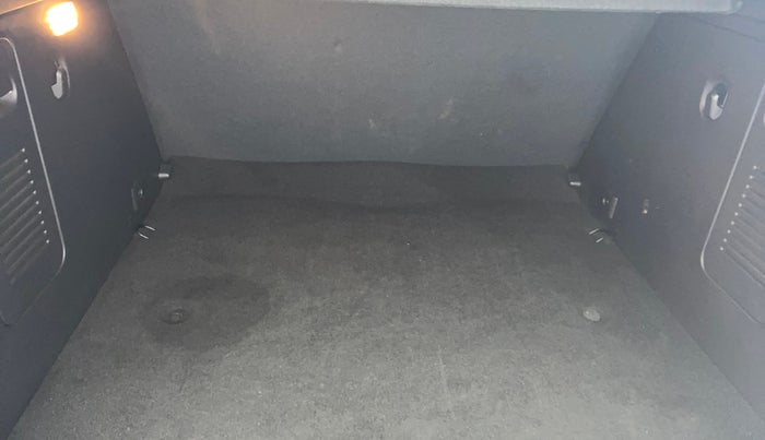 2020 Nissan Kicks XV TURBO 1.3 CVT, Petrol, Automatic, 37,765 km, Boot Inside