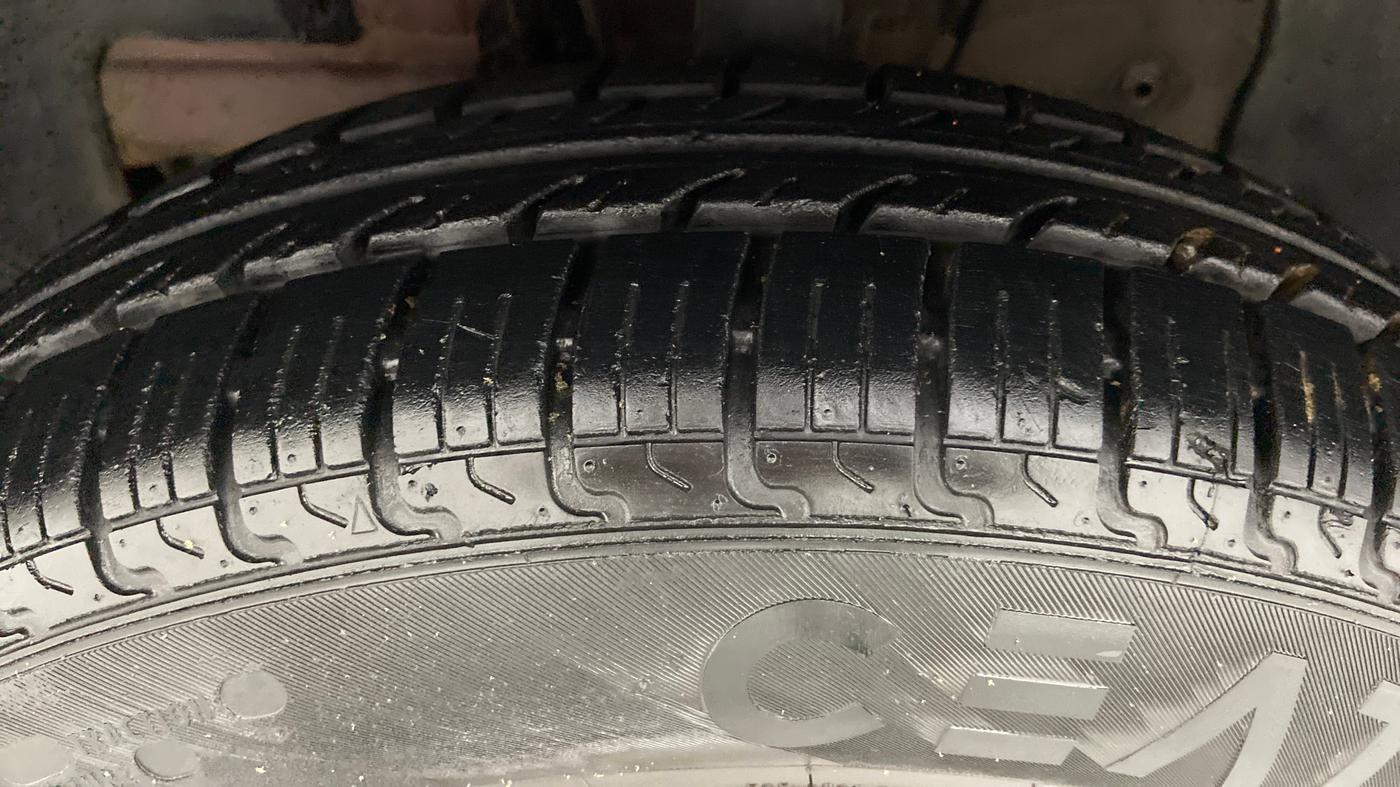 2013 Fiat Grand Punto DYNAMIC 1.3, Diesel, Manual, 27,873 km, Left Front Tyre Tread