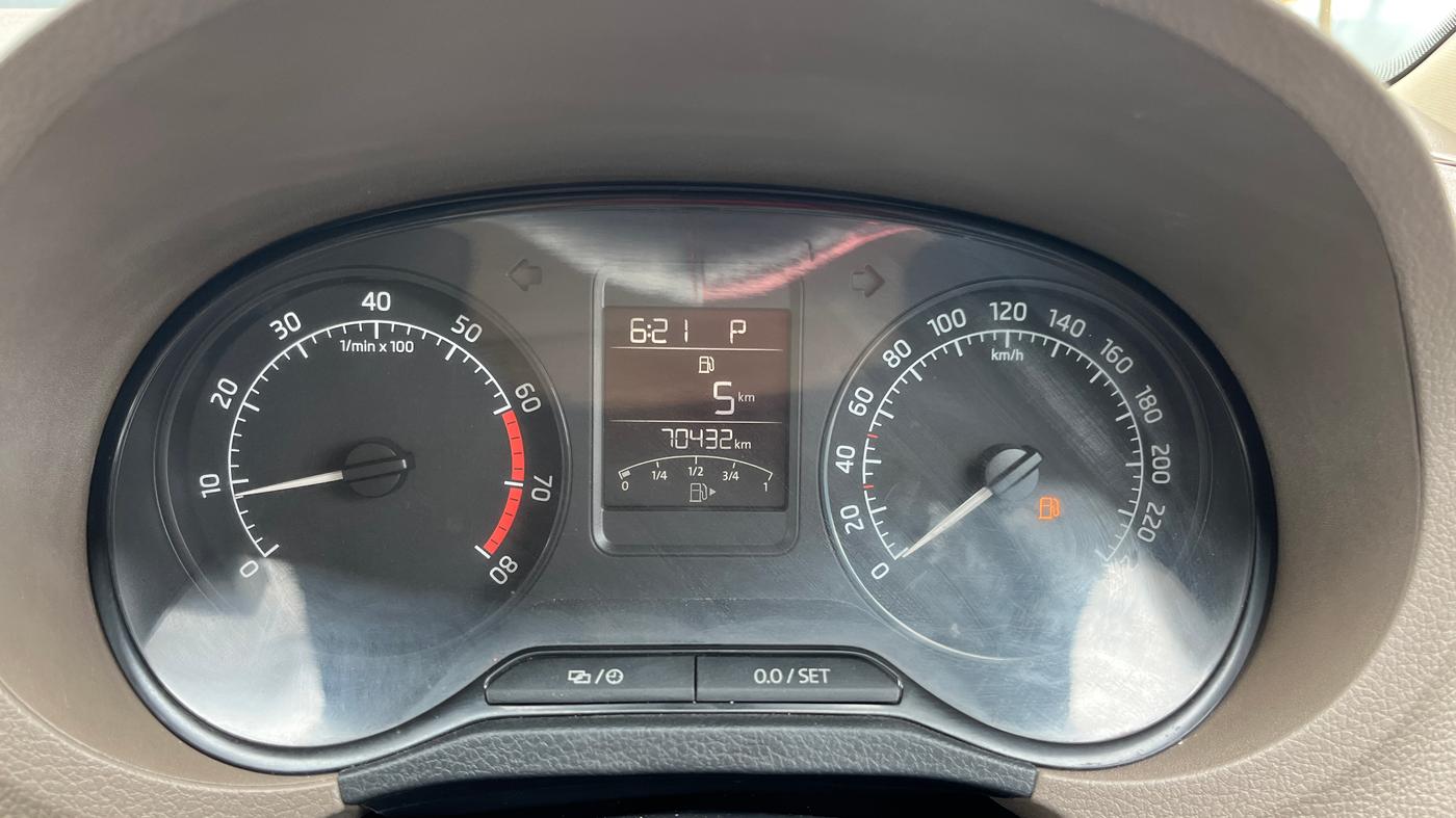 2015 Skoda Rapid Elegance 1.6 MPI AT, Petrol, Automatic, 70,431 km, Odometer Image
