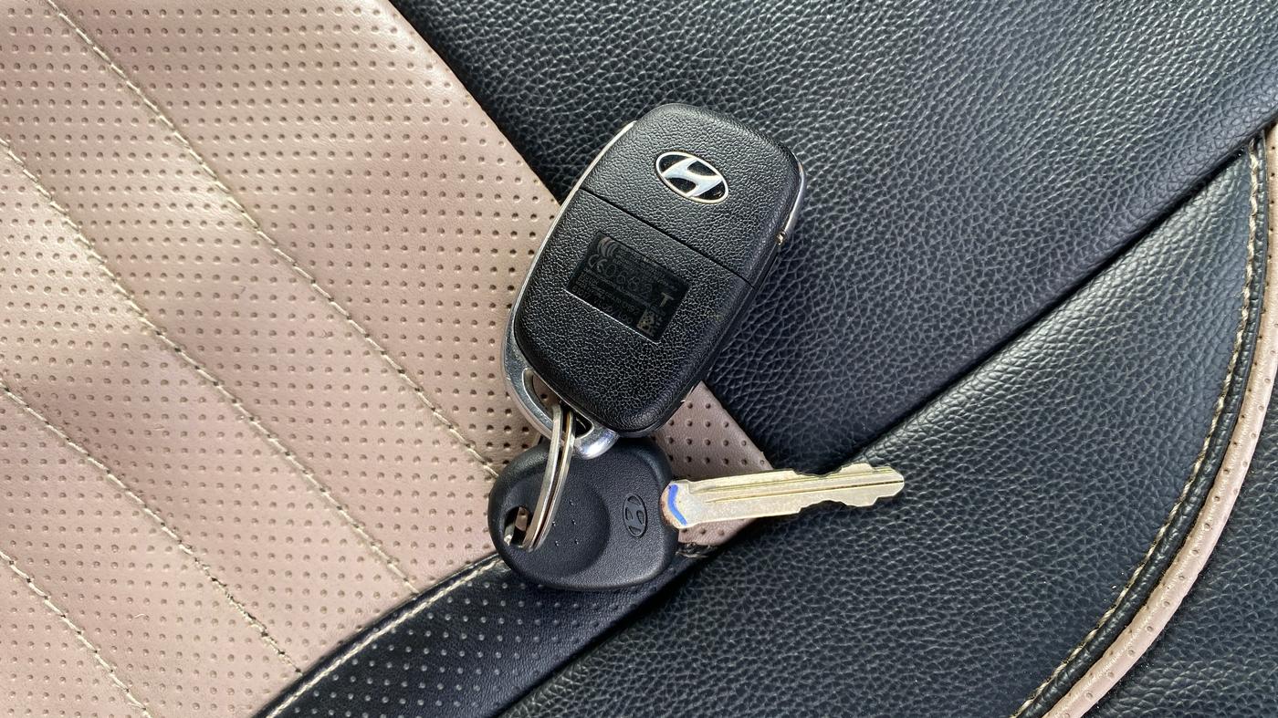 2018 Hyundai Xcent SX 1.2, Petrol, Manual, 18,905 km, Key Close Up