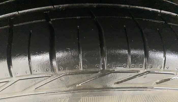 2021 Tata NEXON XZA PLUS (O) DIESEL DUAL TONE, Diesel, Automatic, 46,355 km, Right Rear Tyre Tread