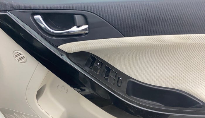 2021 Tata NEXON XZA PLUS (O) DIESEL DUAL TONE, Diesel, Automatic, 46,355 km, Driver Side Door Panels Control