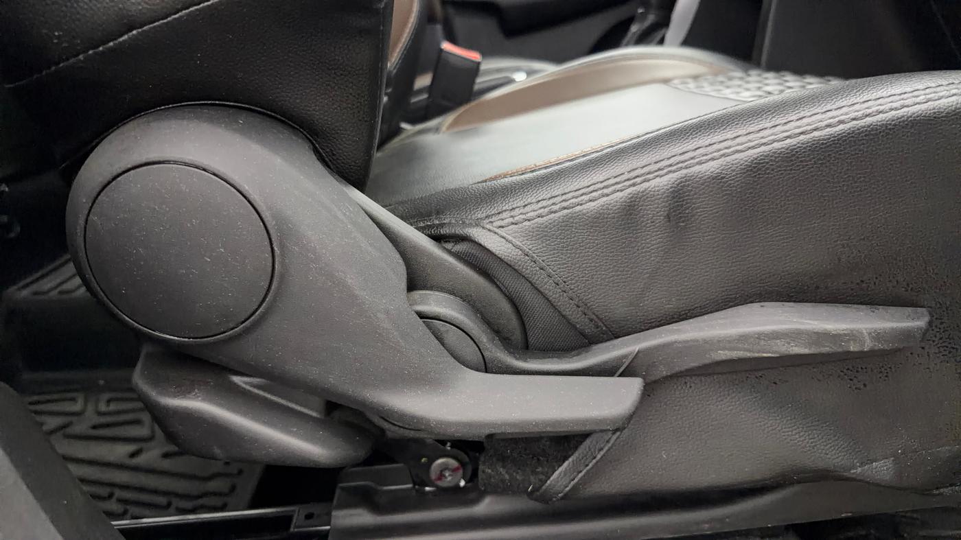 2023 Maruti BREZZA ZXI AT SMART HYBRID, Petrol, Automatic, 4,506 km, Driver Side Adjustment Panel