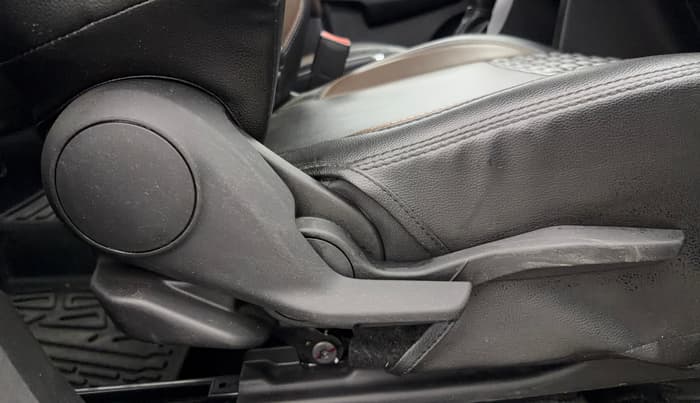 2023 Maruti BREZZA ZXI AT SMART HYBRID, Petrol, Automatic, 4,506 km, Driver Side Adjustment Panel