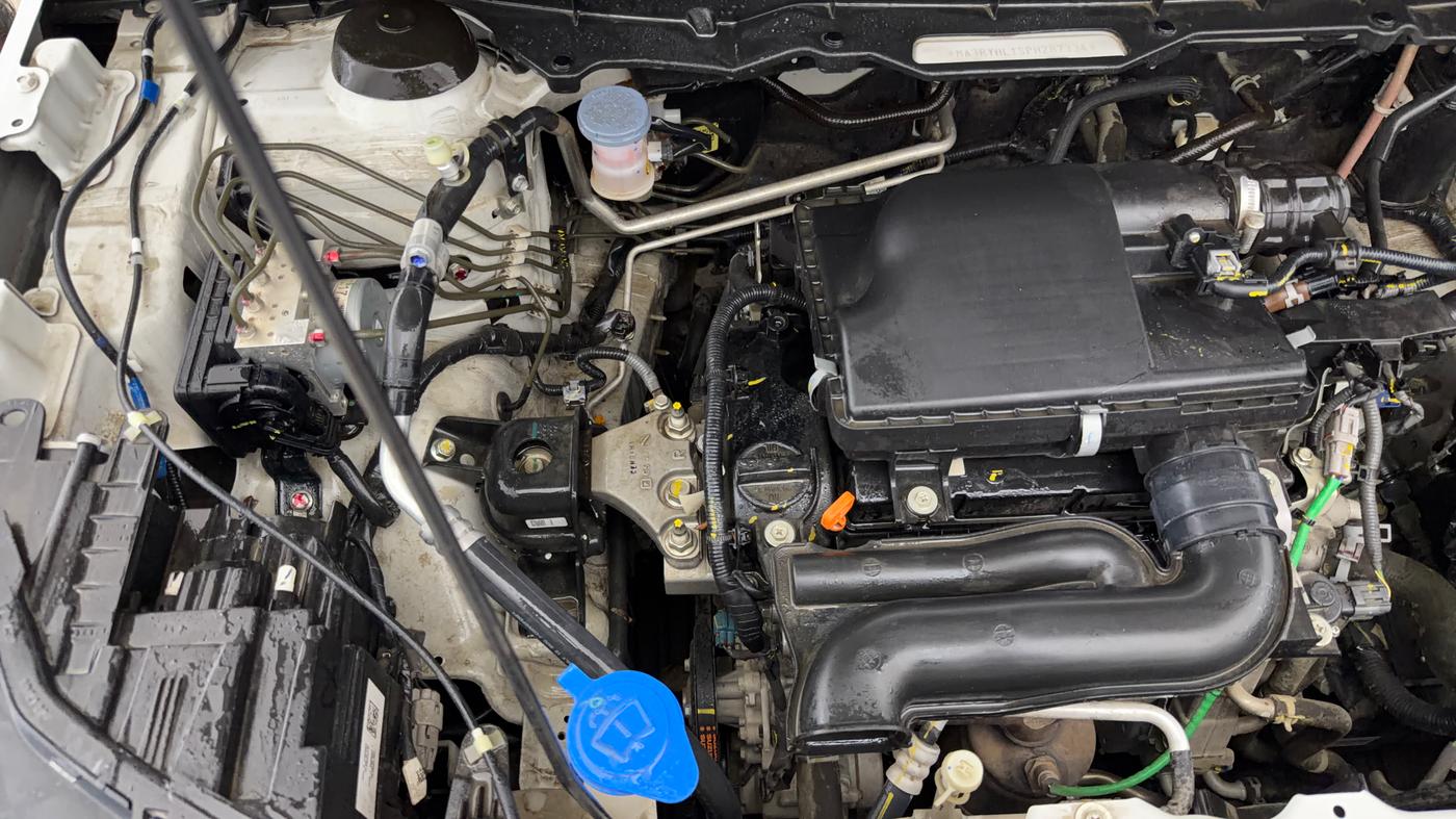2023 Maruti BREZZA ZXI AT SMART HYBRID, Petrol, Automatic, 4,506 km, Engine View - Right