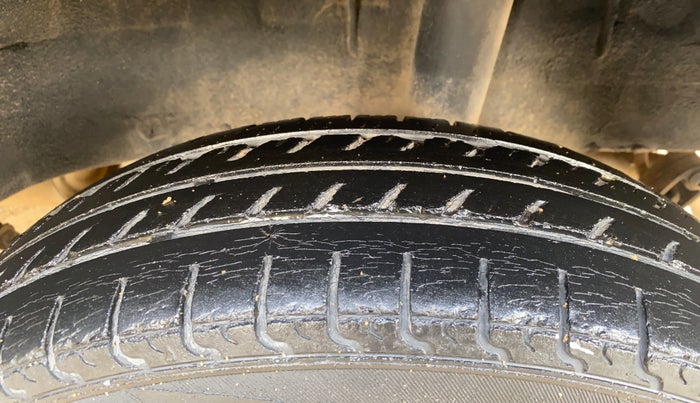 2017 Renault Kwid RXT 1.0, Petrol, Manual, 43,413 km, Left Rear Tyre Tread