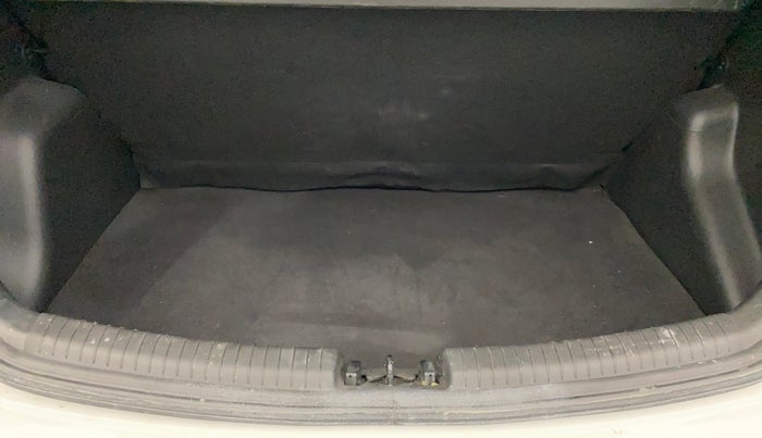 2019 Hyundai Grand i10 MAGNA 1.2 KAPPA VTVT, Petrol, Manual, 21,783 km, Boot Inside