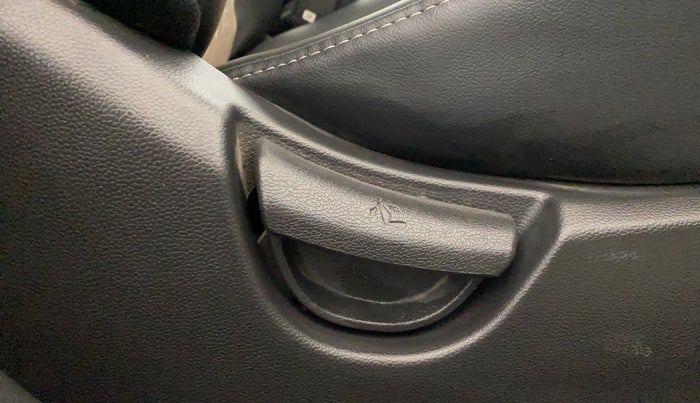 2019 Hyundai Grand i10 MAGNA 1.2 KAPPA VTVT, Petrol, Manual, 21,783 km, Driver Side Adjustment Panel