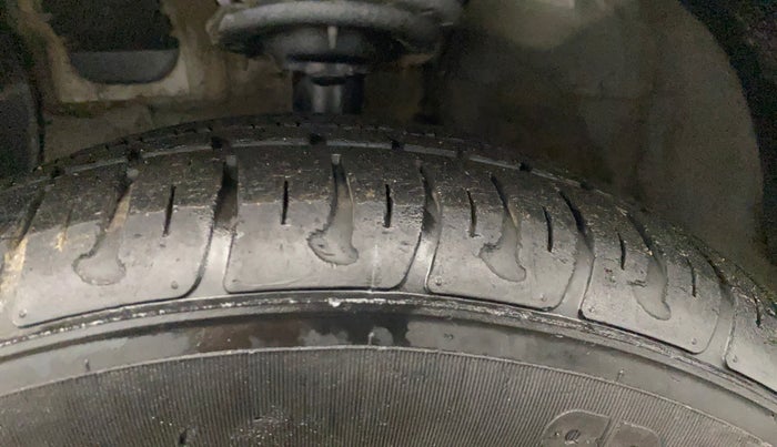 2019 Hyundai Grand i10 MAGNA 1.2 KAPPA VTVT, Petrol, Manual, 21,783 km, Left Front Tyre Tread