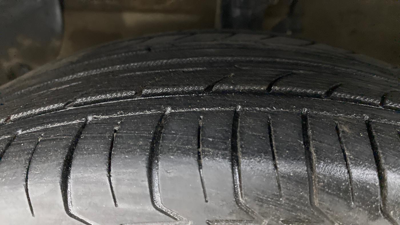 2015 Hyundai Xcent S 1.2, Petrol, Manual, 51,874 km, Left Front Tyre Tread