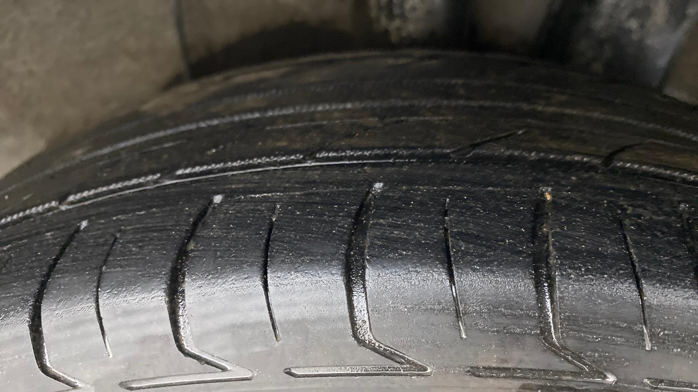 2015 Hyundai Xcent S 1.2, Petrol, Manual, 51,874 km, Left Rear Tyre Tread
