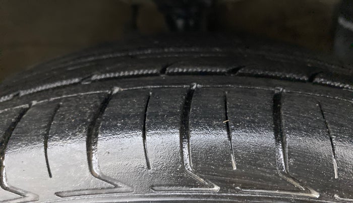 2015 Hyundai Xcent S 1.2, Petrol, Manual, 51,874 km, Right Front Tyre Tread