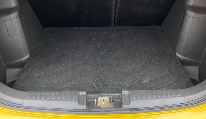 2016 Maruti Vitara Brezza ZDI PLUS DUAL TONE, Diesel, Manual, 45,520 km, Boot Inside