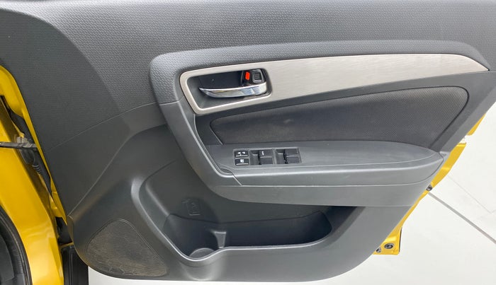 2016 Maruti Vitara Brezza ZDI PLUS DUAL TONE, Diesel, Manual, 45,520 km, Driver Side Door Panels Control