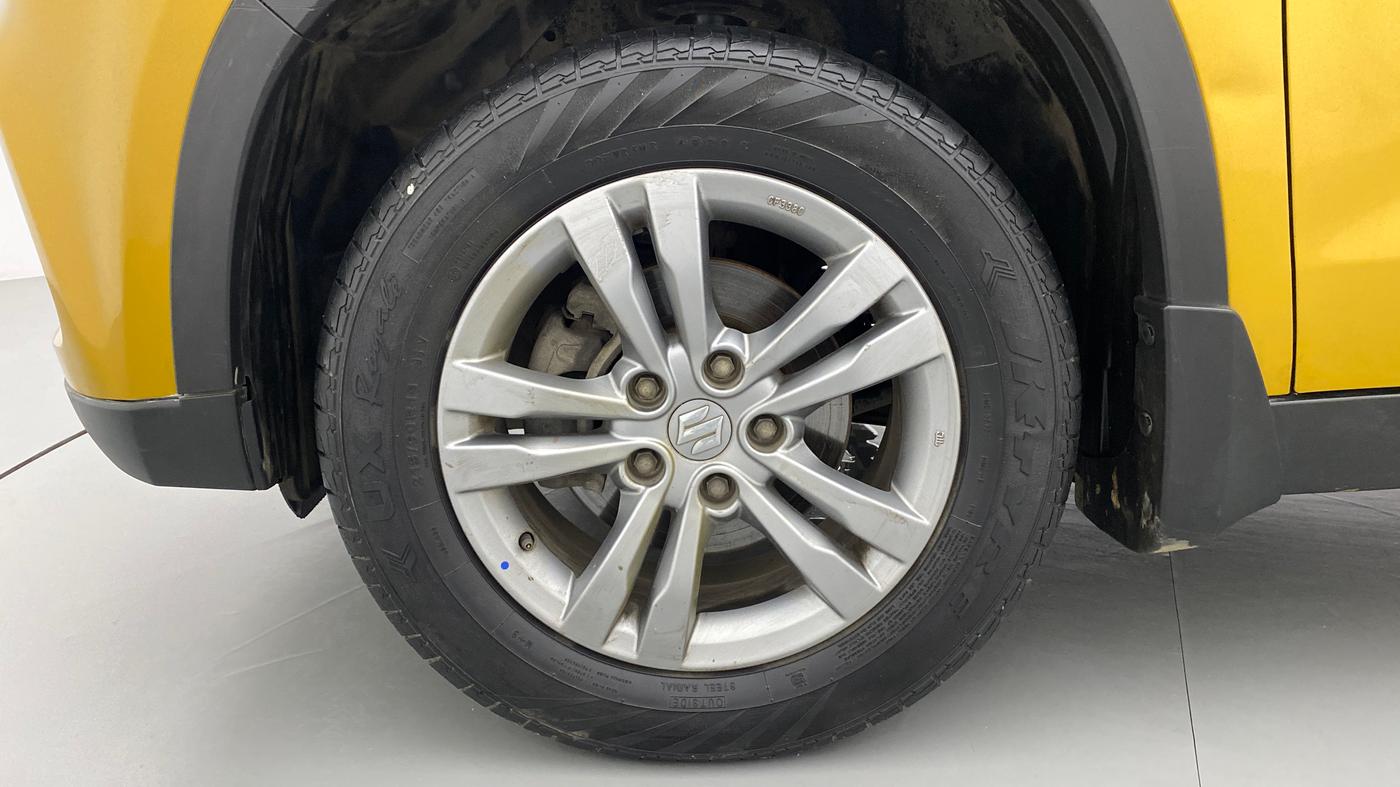 2016 Maruti Vitara Brezza ZDI PLUS DUAL TONE, Diesel, Manual, 45,520 km, Left Front Wheel