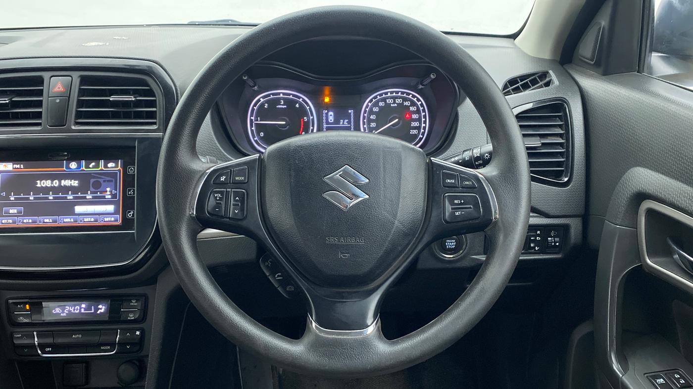 2016 Maruti Vitara Brezza ZDI PLUS DUAL TONE, Diesel, Manual, 45,520 km, Steering Wheel Close Up