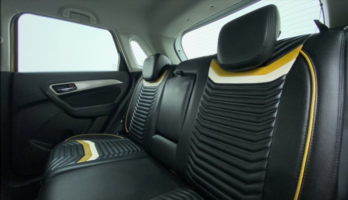 2016 Maruti Vitara Brezza ZDI PLUS DUAL TONE, Diesel, Manual, 45,520 km, Right Side Rear Door Cabin