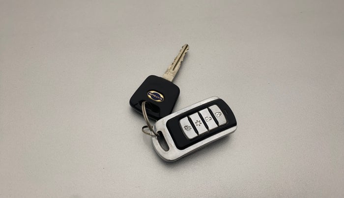 2014 Datsun Go T, Petrol, Manual, 21,446 km, Key Close Up