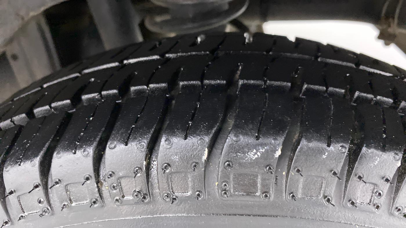 2016 Maruti Alto 800 VXI, Petrol, Manual, 37,437 km, Left Rear Tyre Tread