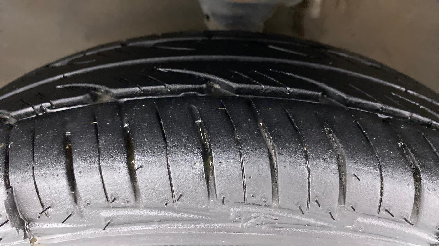 2016 Maruti Alto 800 VXI, Petrol, Manual, 37,437 km, Left Front Tyre Tread