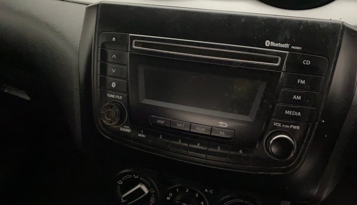 2018 Maruti Swift VDI AMT, Diesel, Automatic, 94,792 km, Infotainment system - Button has minor damage