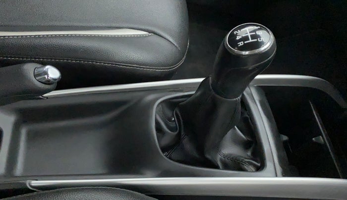 2017 Maruti Baleno DELTA PETROL 1.2, Petrol, Manual, 43,118 km, Gear Lever