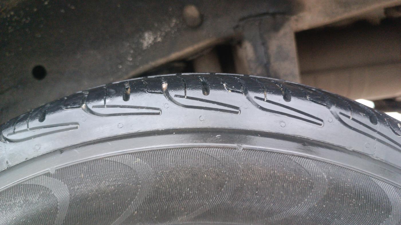 2023 Maruti Eeco  5 STR STD, Petrol, Manual, 97,824 km, Left Rear Tyre Tread