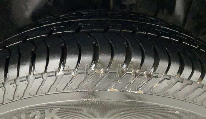 2010 Maruti Swift LXI, Petrol, Manual, 66,354 km, Left Rear Tyre Tread