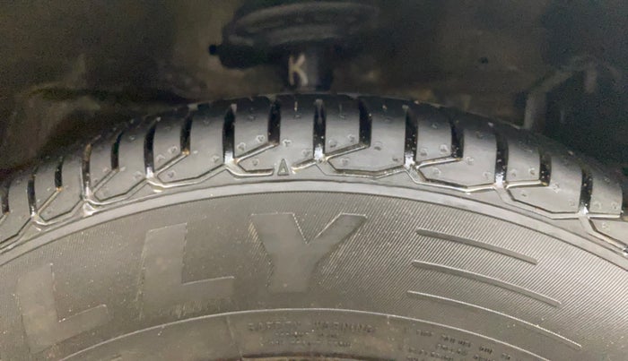 2013 Maruti Swift Dzire VXI, Petrol, Manual, 33,909 km, Right Front Tyre Tread