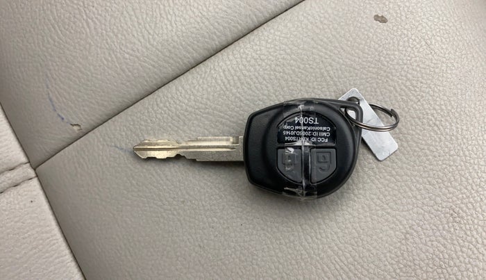 2013 Maruti Swift Dzire VXI, Petrol, Manual, 33,909 km, Key Close Up