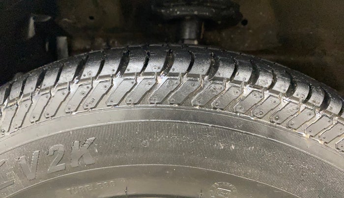 2013 Maruti Swift Dzire VXI, Petrol, Manual, 33,909 km, Left Front Tyre Tread
