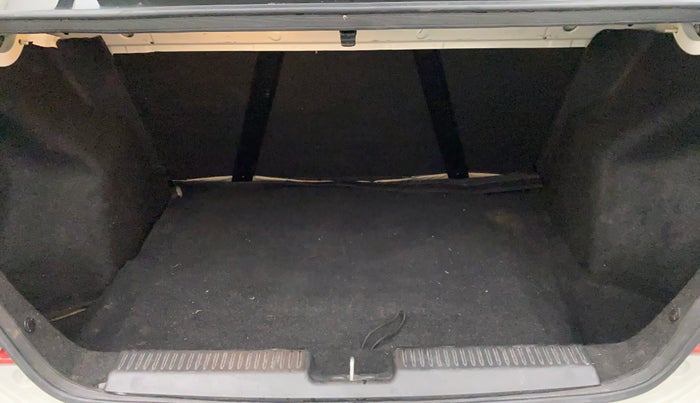 2017 Maruti Dzire VDI AMT, Diesel, Automatic, 1,05,395 km, Boot Inside