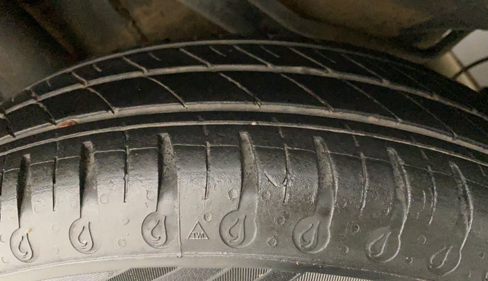 2021 Renault Kwid RXT 0.8, Petrol, Manual, 26,104 km, Right Rear Tyre Tread