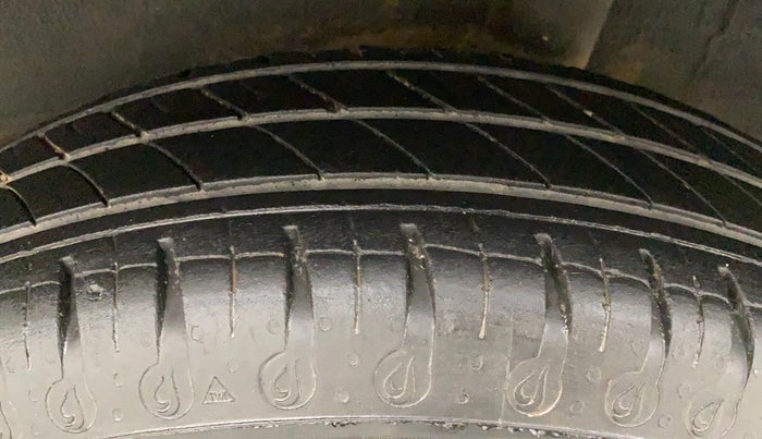 2021 Renault Kwid RXT 0.8, Petrol, Manual, 26,104 km, Left Rear Tyre Tread