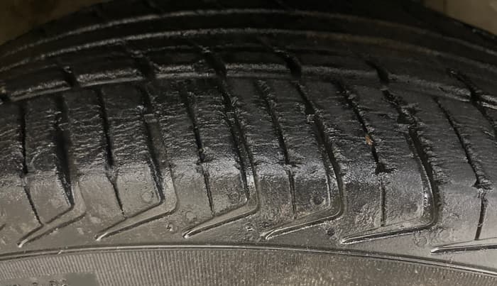 2015 Maruti Wagon R 1.0 LXI CNG, CNG, Manual, 76,434 km, Right Front Tyre Tread