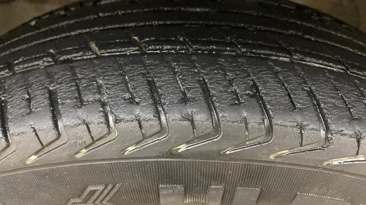 2015 Maruti Wagon R 1.0 LXI CNG, CNG, Manual, 76,434 km, Left Front Tyre Tread