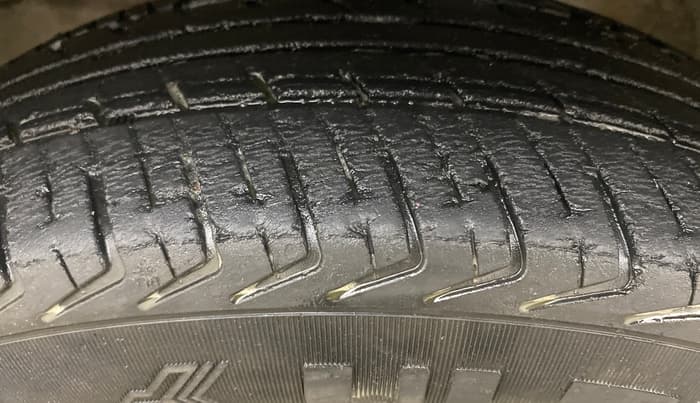 2015 Maruti Wagon R 1.0 LXI CNG, CNG, Manual, 76,434 km, Left Front Tyre Tread