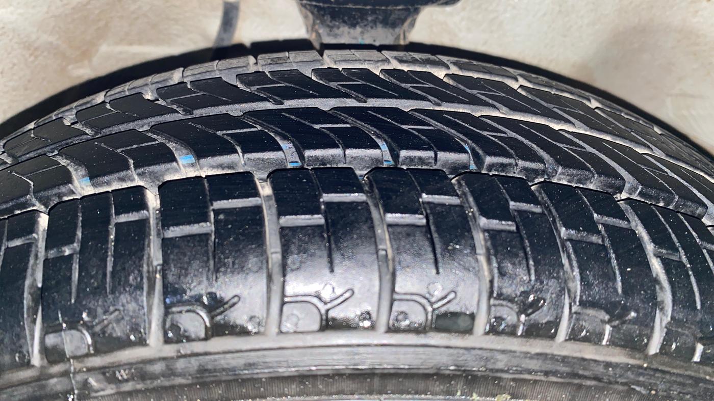 2018 Maruti Alto K10 VXI (O) AMT, Petrol, Automatic, 25,082 km, Right Front Tyre Tread